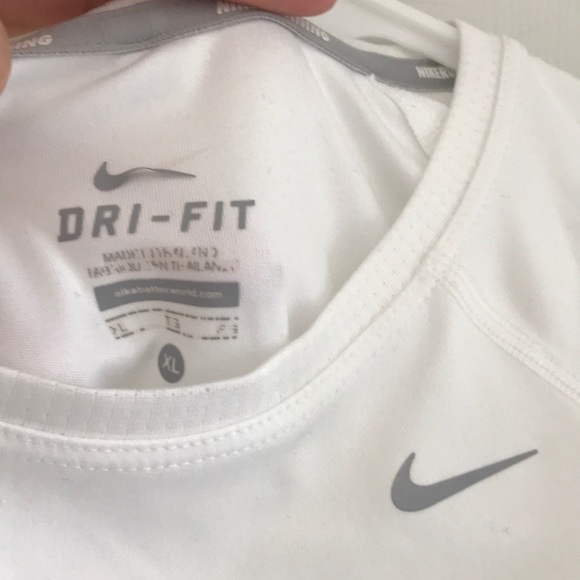 Nike top - Picture 5 of 7